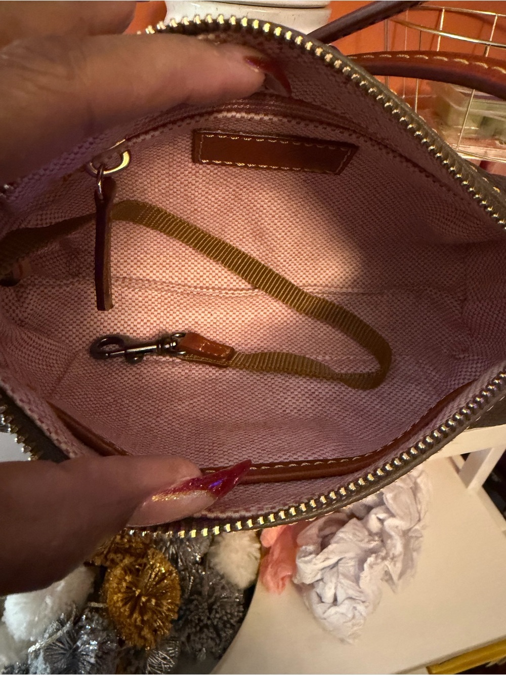 DOONEY & BOURKE Lexi Crossbody bag - Picture 4 of 14